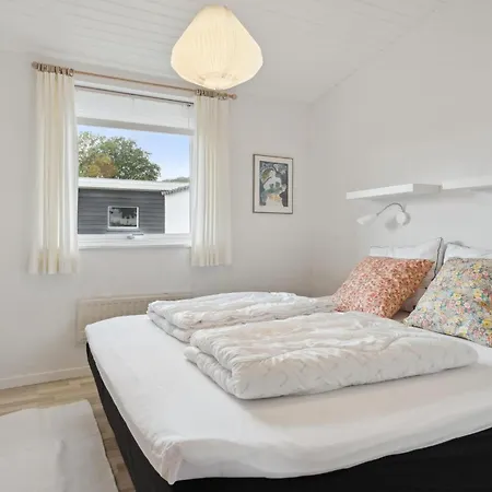 Beach Front Home In Rudkobing With House Sea View 度假居 Spodsbjerg